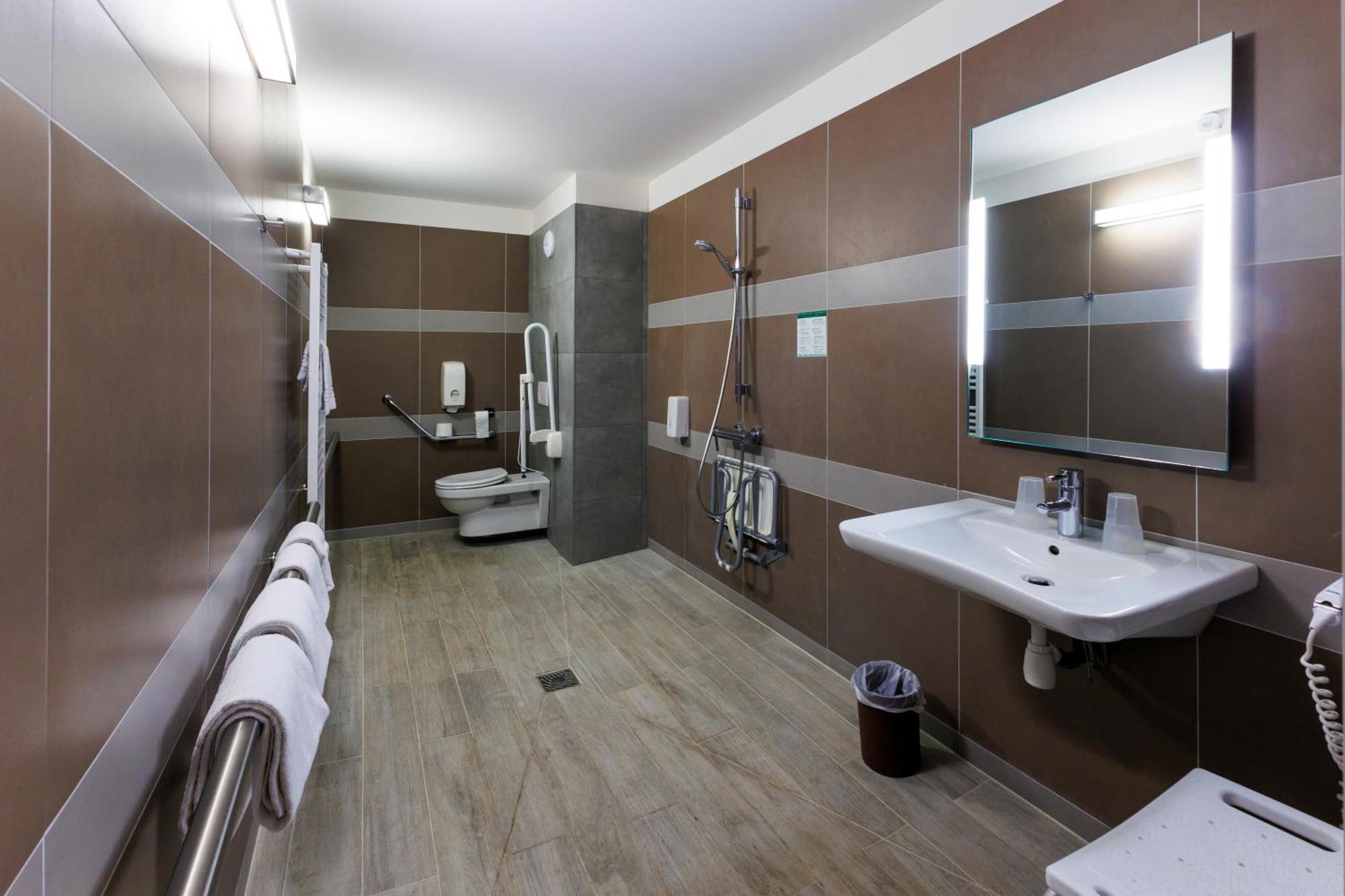 Logis Hotel Le Rochelois La Rochelle  Buitenkant foto