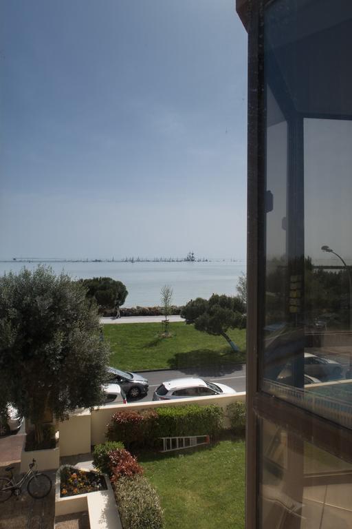 Logis Hotel Le Rochelois La Rochelle  Buitenkant foto